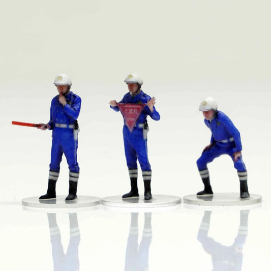 箱庭技研 figreal 1/64 交通機動隊員001 3体セット