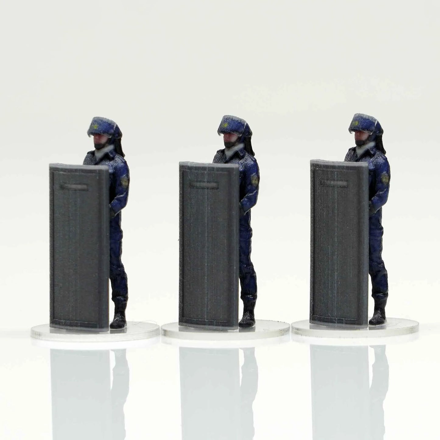 箱庭技研 figreal 1/64 旧機動隊員001 3体セット