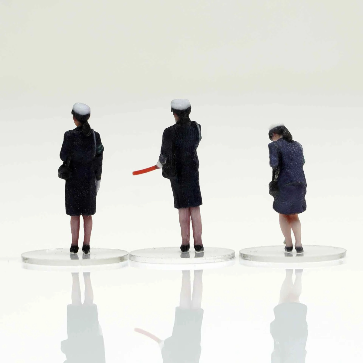 箱庭技研 figreal 1/64 旧警察官002 3体セット