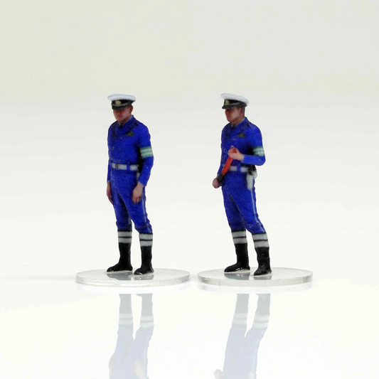 箱庭技研 figreal 1/64 交通機動隊員003 2体セット