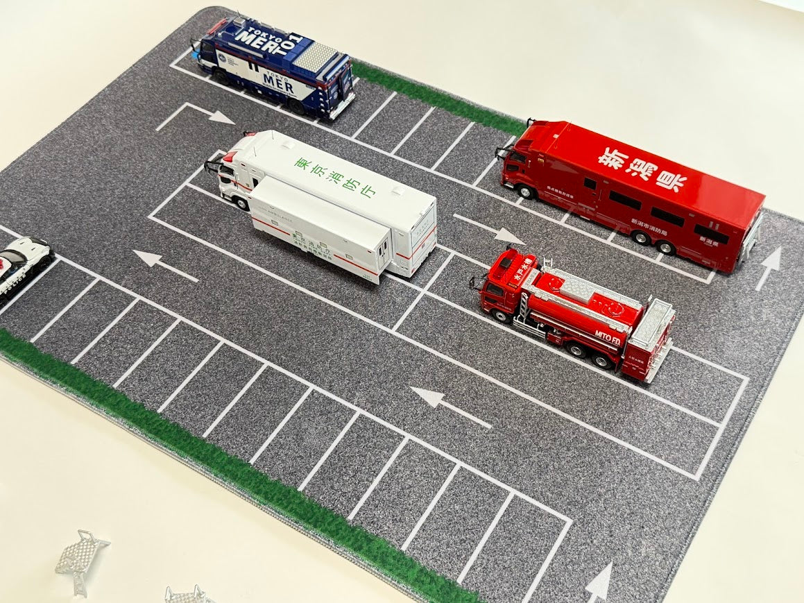 ASPEDAアスピーダ　ミニカージオラママット　駐車場パーキング　1/64サイズ