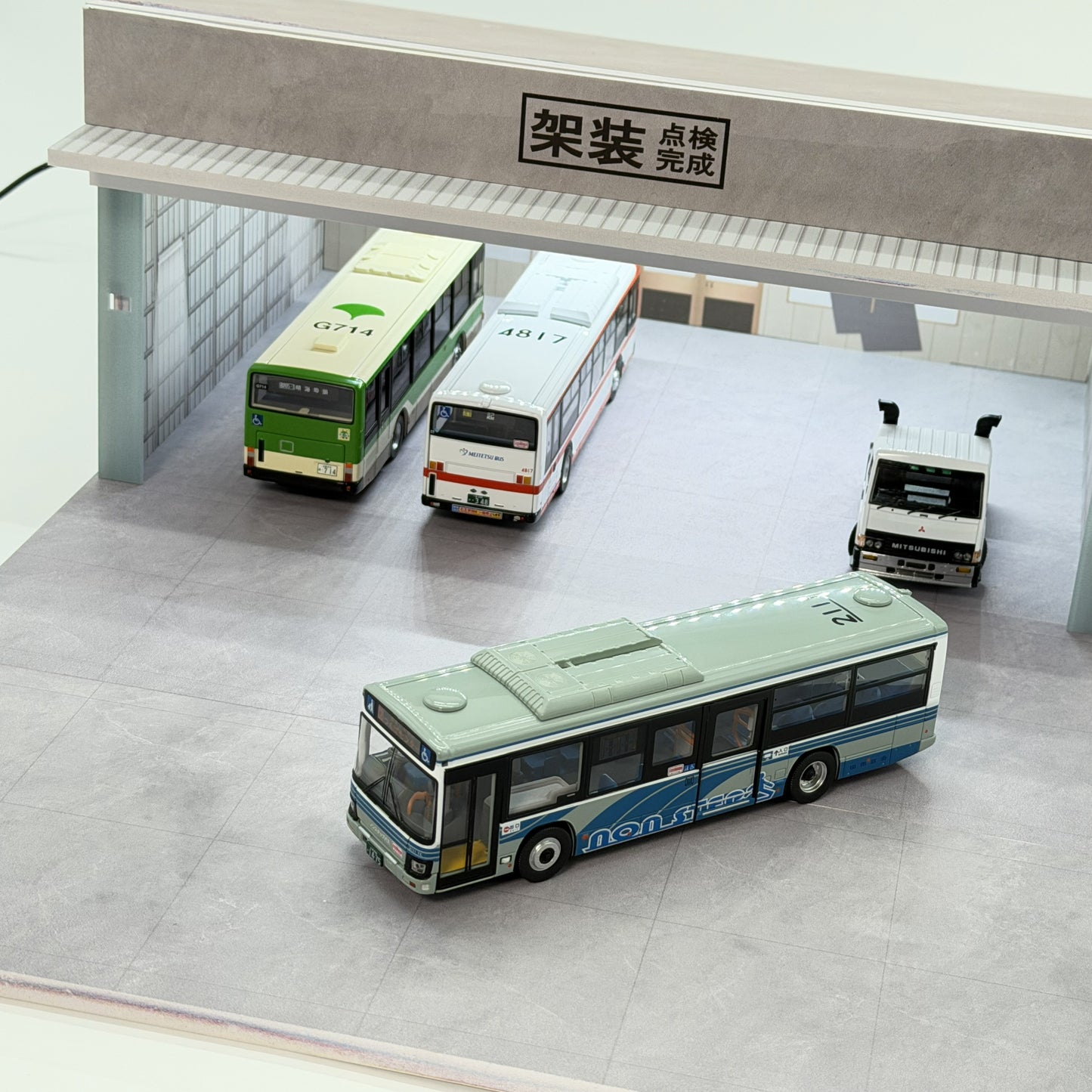 特注品 助川車体工業 Fast Diorama  1/64  大型バス・大型車両整備工場ジオラマ　限定品