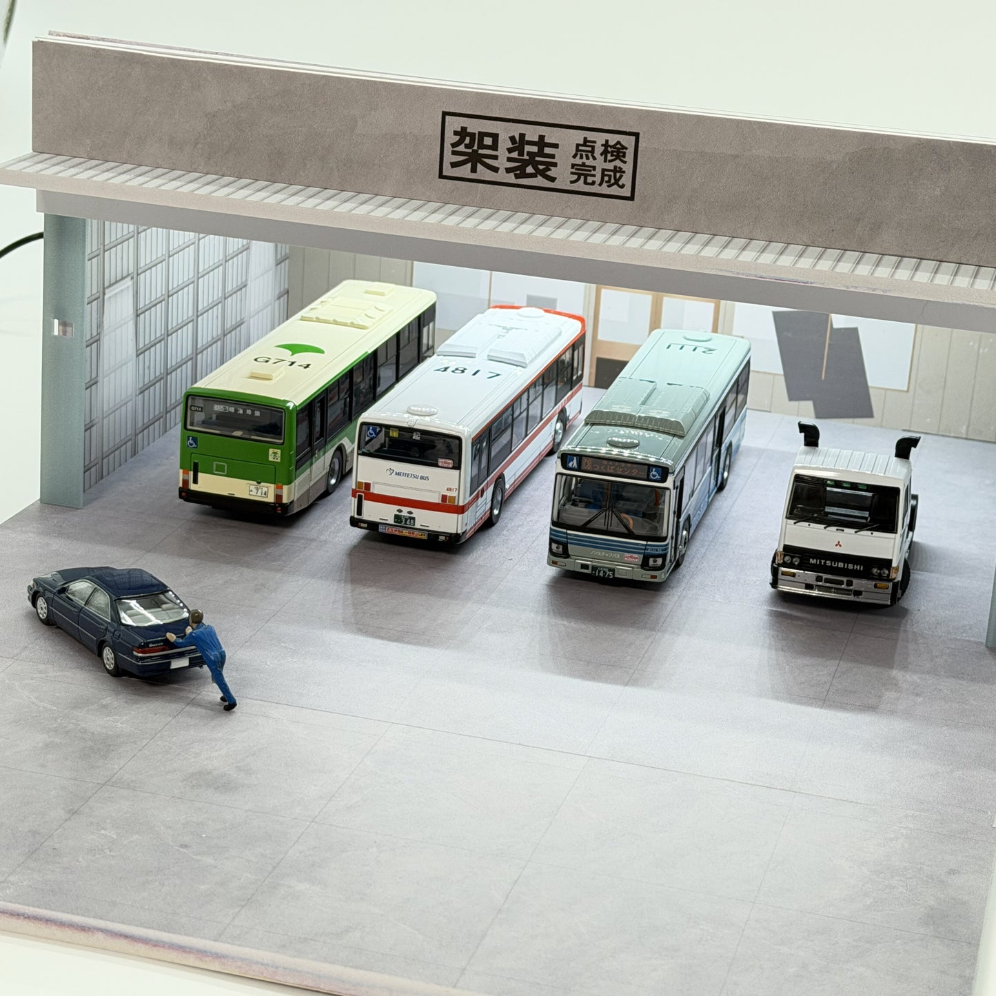 特注品 助川車体工業 Fast Diorama  1/64  大型バス・大型車両整備工場ジオラマ　限定品