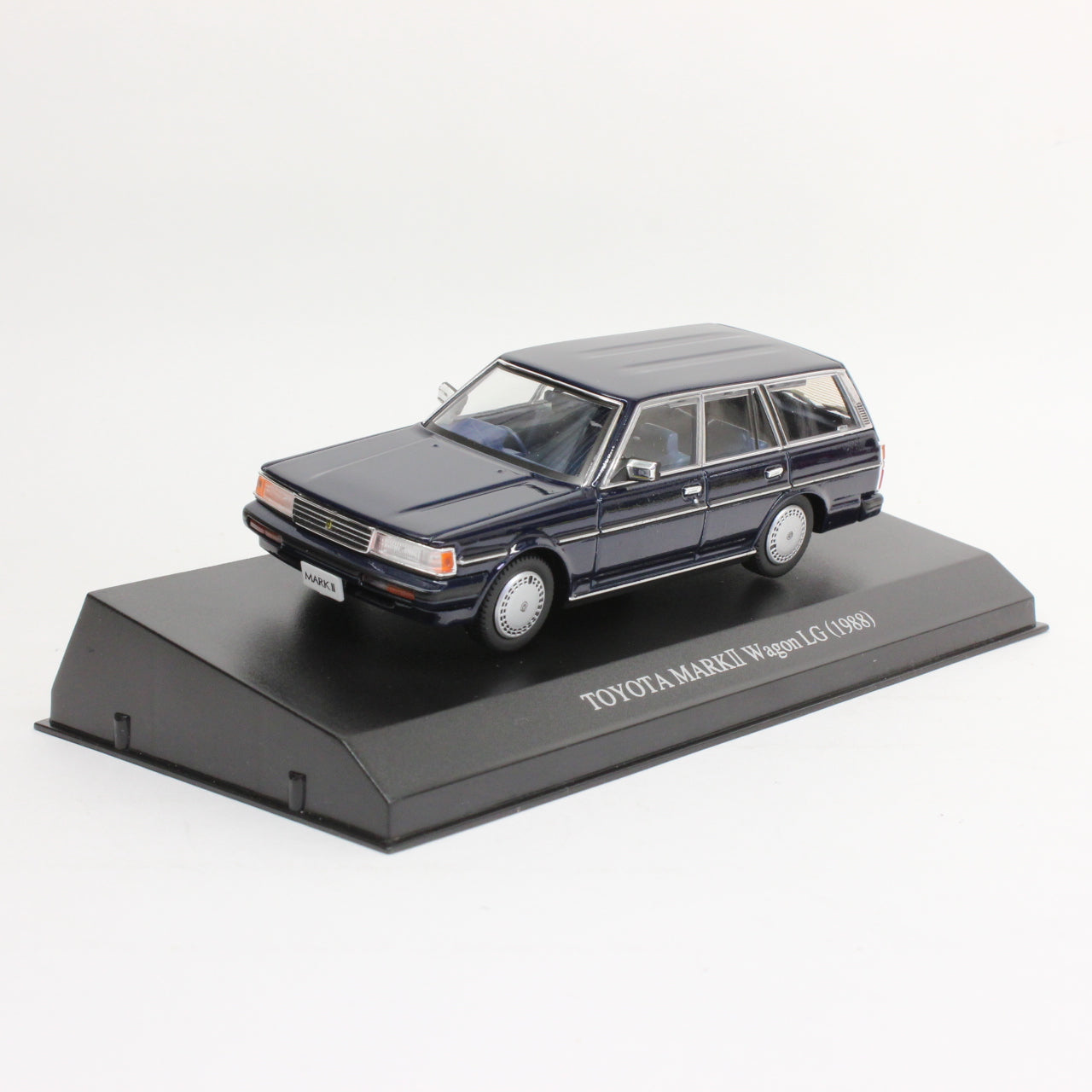 DISM 1:43 トヨタ マークⅡワゴンLG 中期型 (ブルーマイカ) /TOYOTA MARKⅡ Wagon LG (1988)