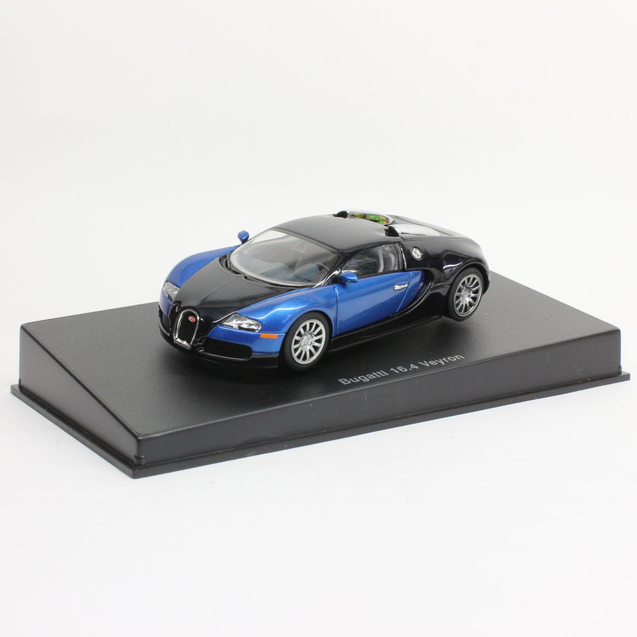 AUTO art 1/43 Bugatti 16.4 Veyron (black/blue) / ブガッティ 16.4 ヴェイロン (黒/青)