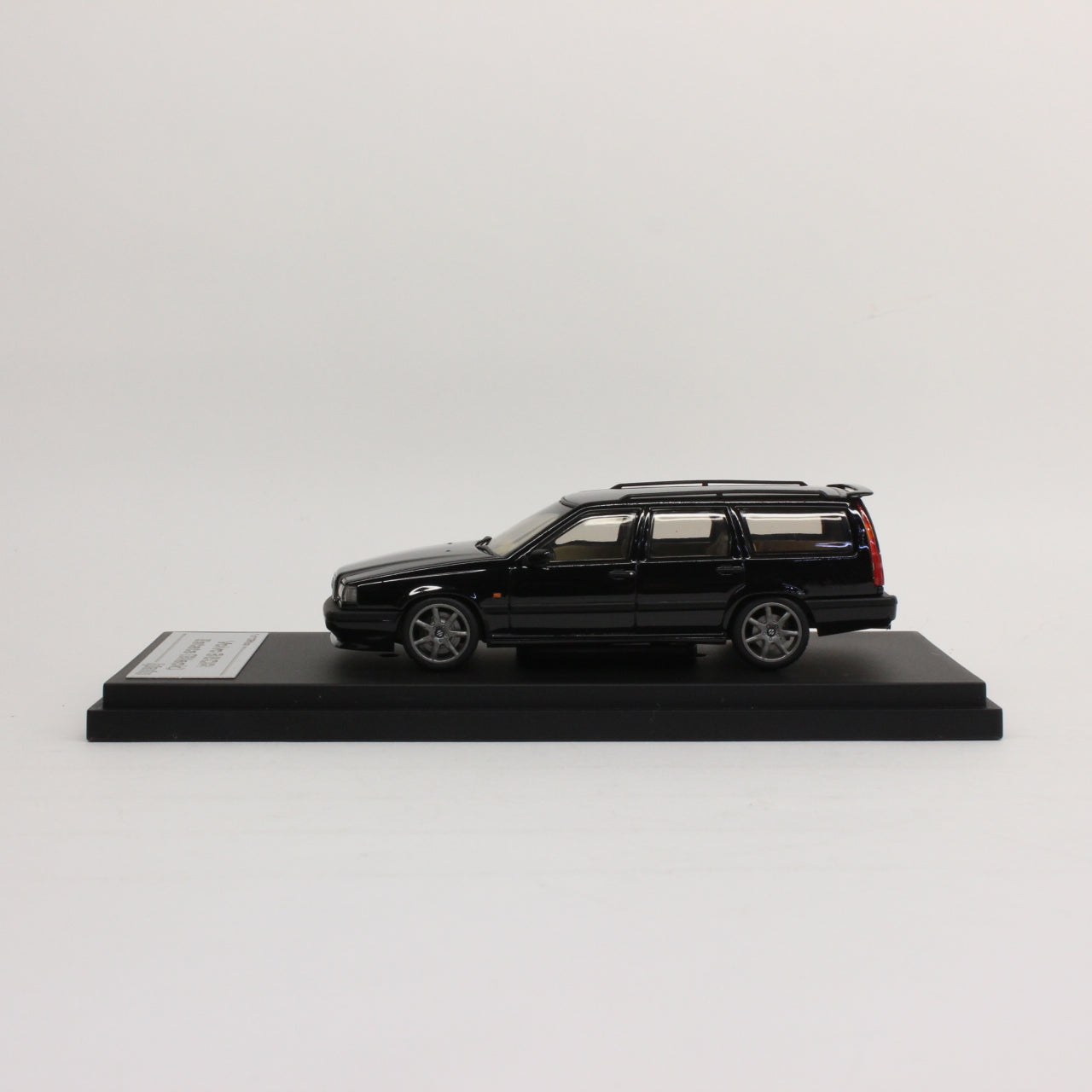 hpi racing 1:43 Volvo 850R Estate (Black)