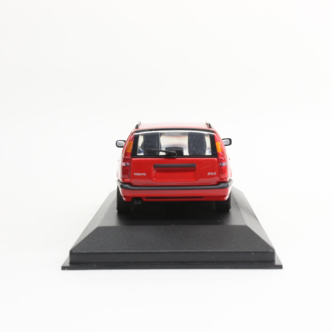 MINICHAMPS 1/43 Volvo 850 Break 1996 red