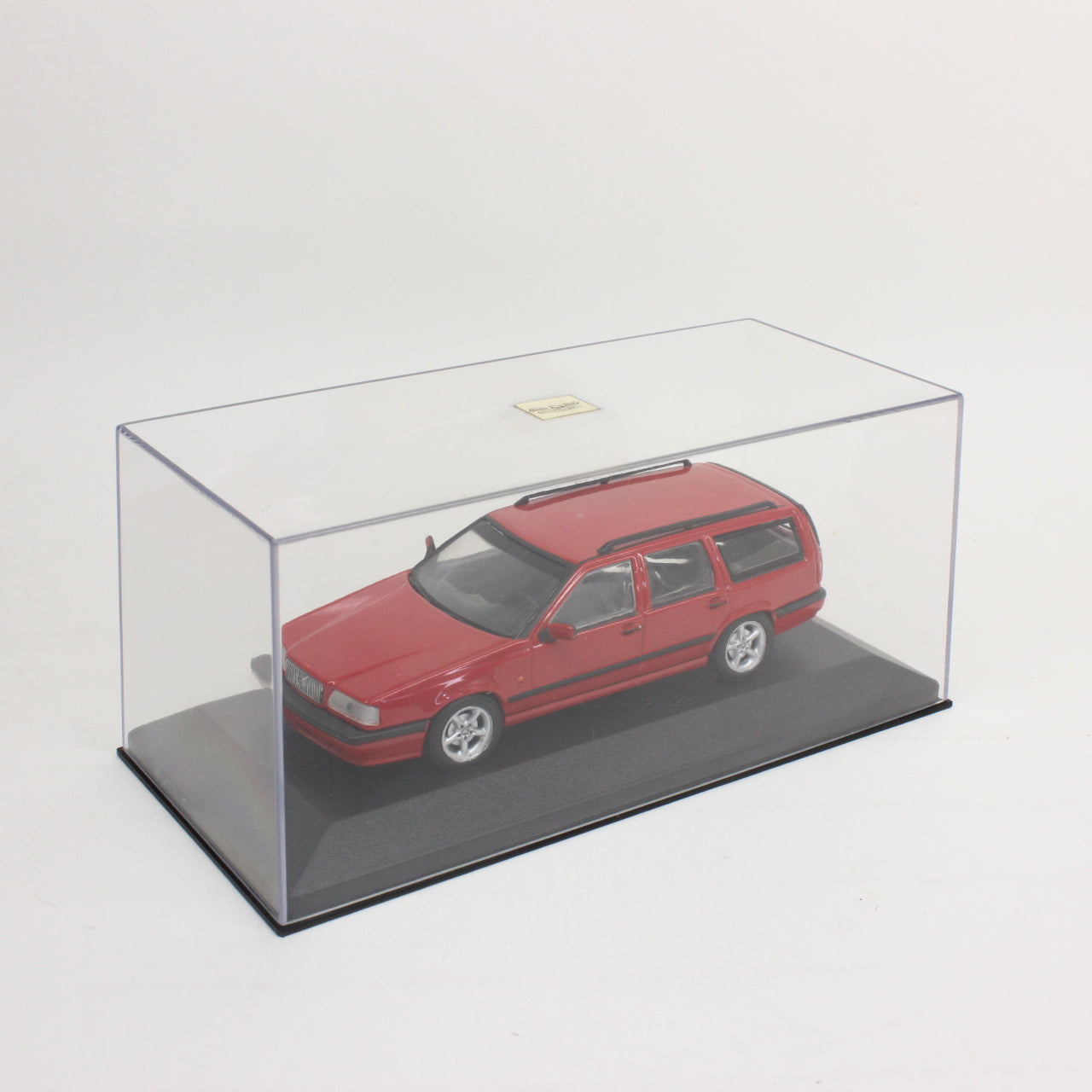 MINICHAMPS 1/43 Volvo 850 Break 1996 red