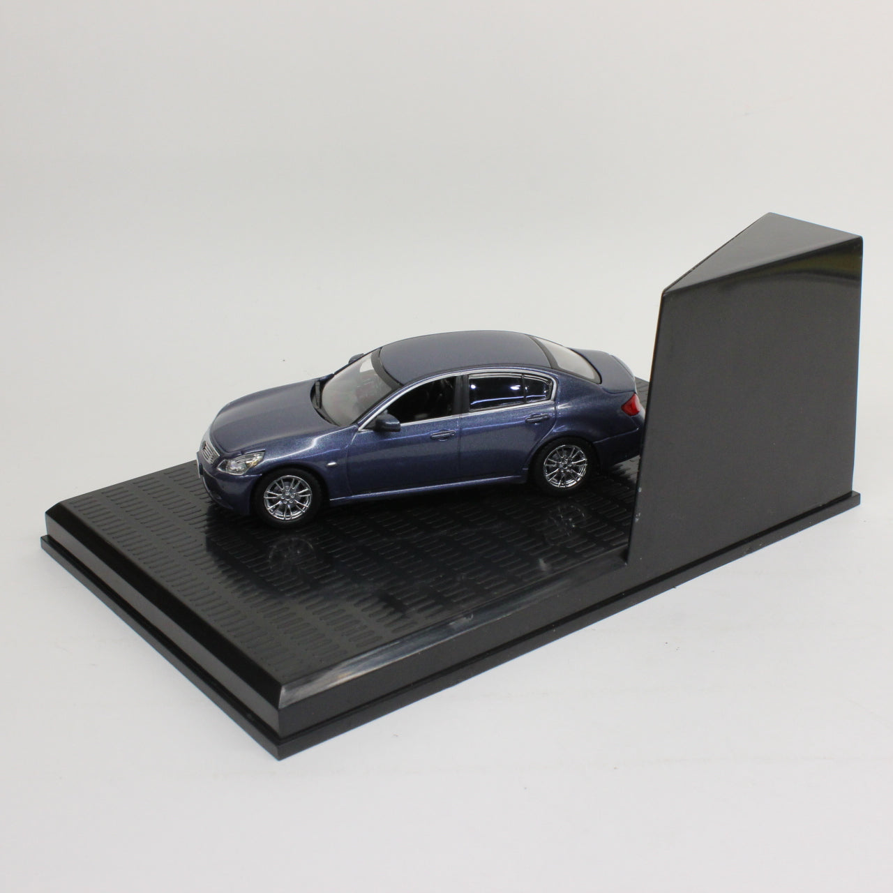 NISSAN ニッサン 1/43 日産スカイライン (2008年 日産自動車株式会社 株主様ご優待品)/ NISSAN SKYLINE
