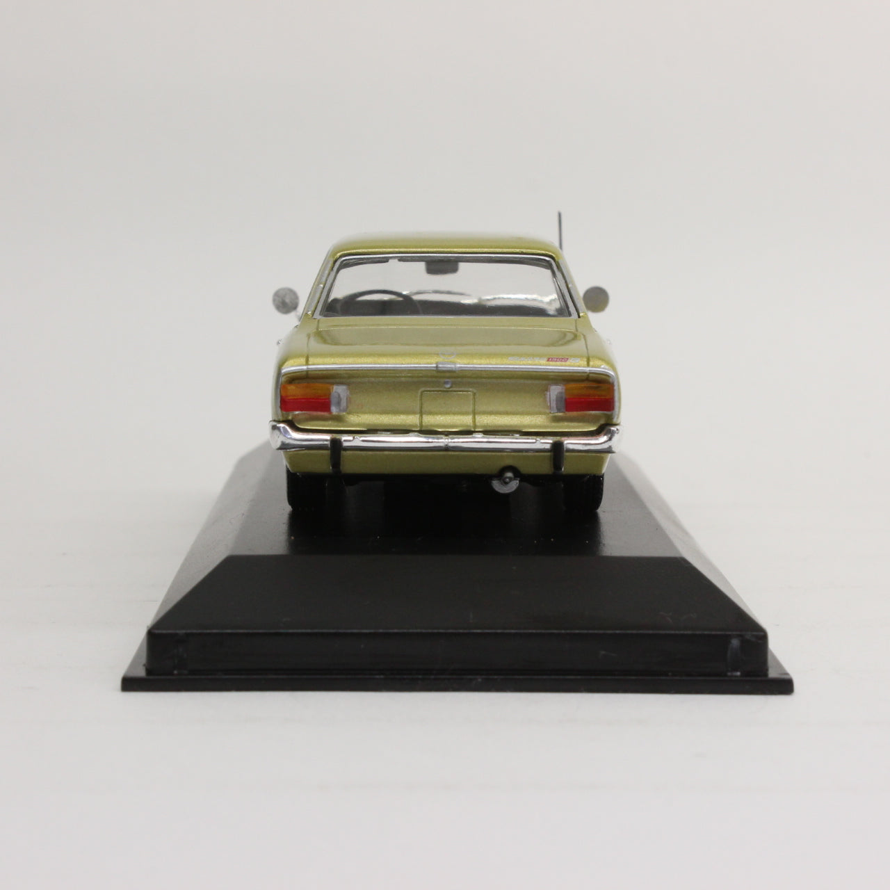 MINICHAMPS 1/43 オペル レコルト 'C' 2ドア 1966(ゴールド) / Opel Rekord 'C' 2-Door 1966 Gold