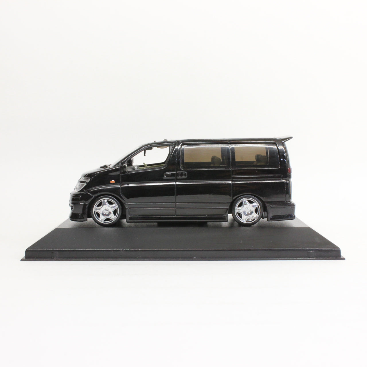 VIPcar 1/43 ケンスタイルNEWエルグラント(ブラック) / KENSTYLE NEW ELGRAND (Black)