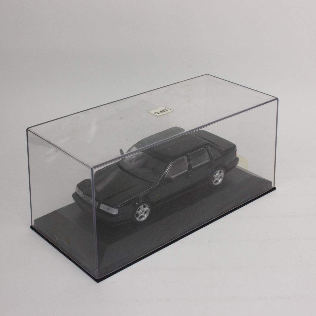 ミニチャンプス 1/43 ボルボ 850 サルーン ブラック / MINICHAMPS 1/43