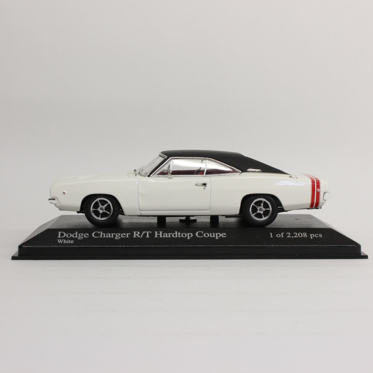 MINICHAMPS 1/43 Dodge Charger R/T Hardtop Coupe 1968 (White)