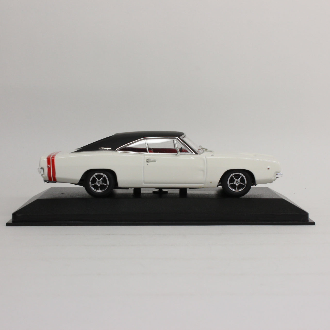 MINICHAMPS 1/43 Dodge Charger R/T Hardtop Coupe 1968 (White)