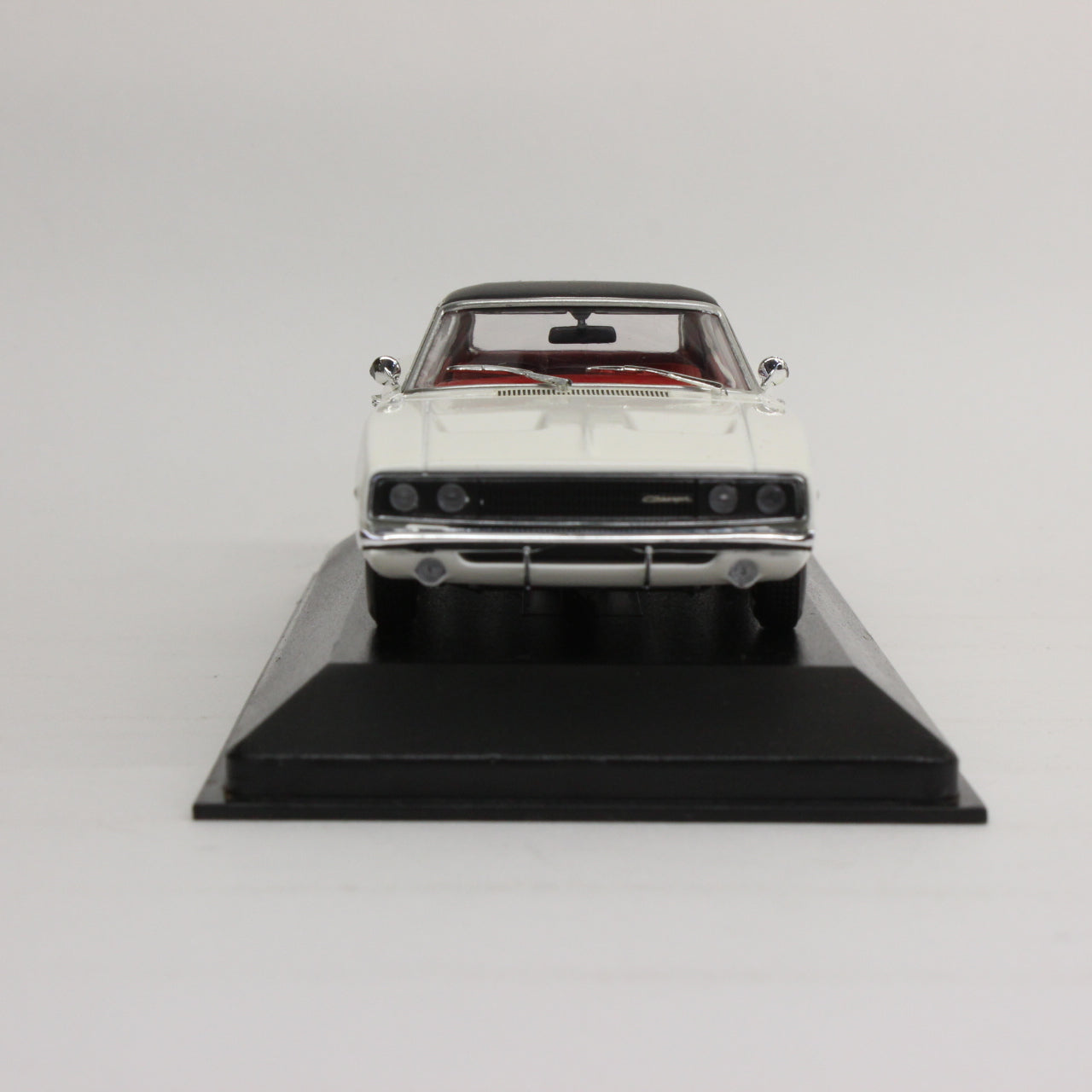MINICHAMPS 1/43 Dodge Charger R/T Hardtop Coupe 1968 (White)
