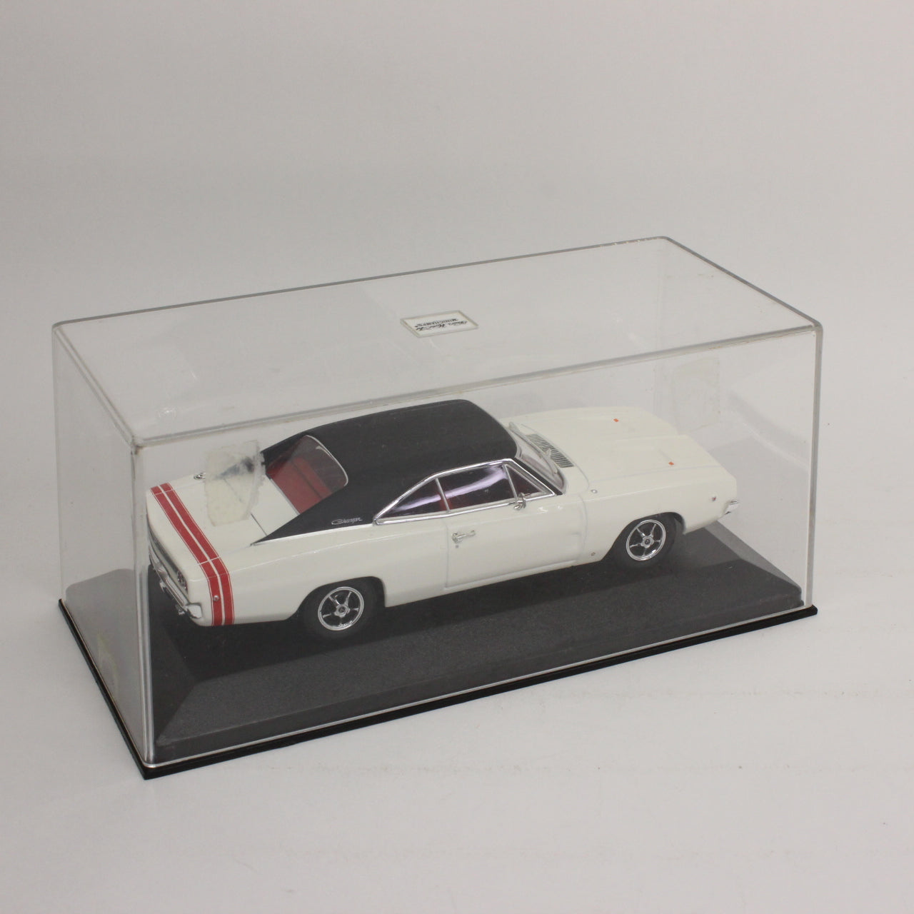MINICHAMPS 1/43 Dodge Charger R/T Hardtop Coupe 1968 (White)