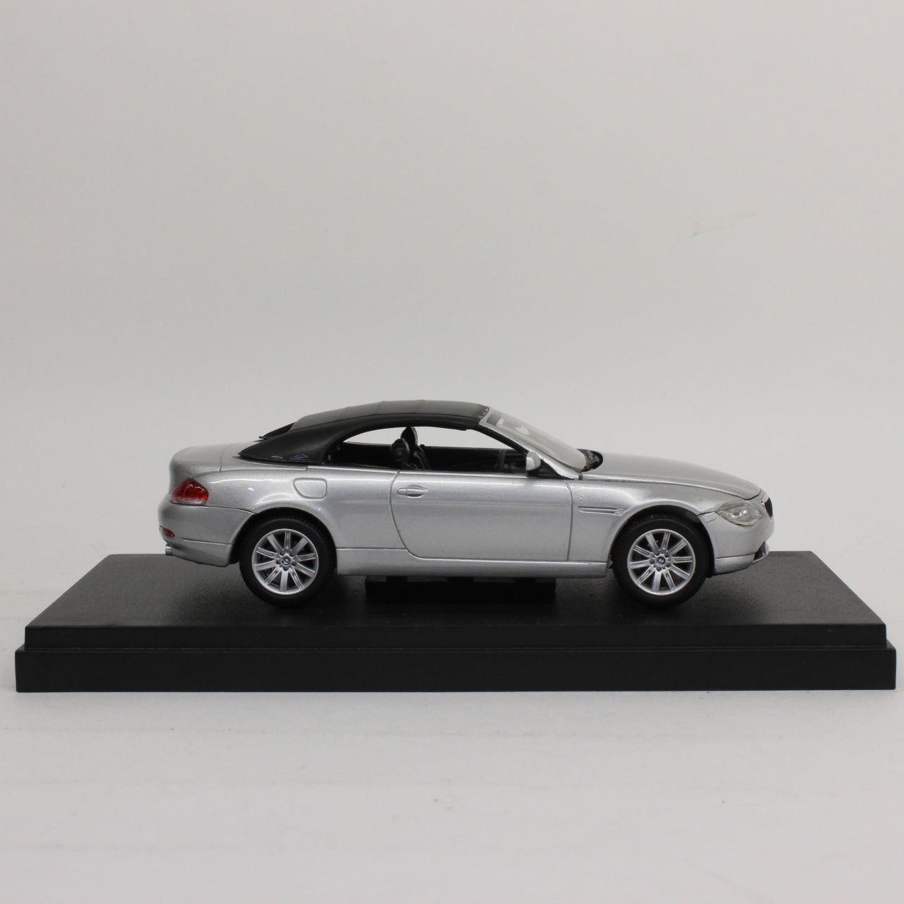 Kyosho / Museum Collection 1/43 BMW 645Ci Convertible (Silver)
