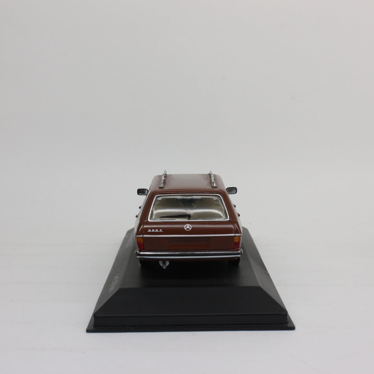 MINICHAMPS 1/43 Mercedes-Benz 250 T 1980 (Brown)