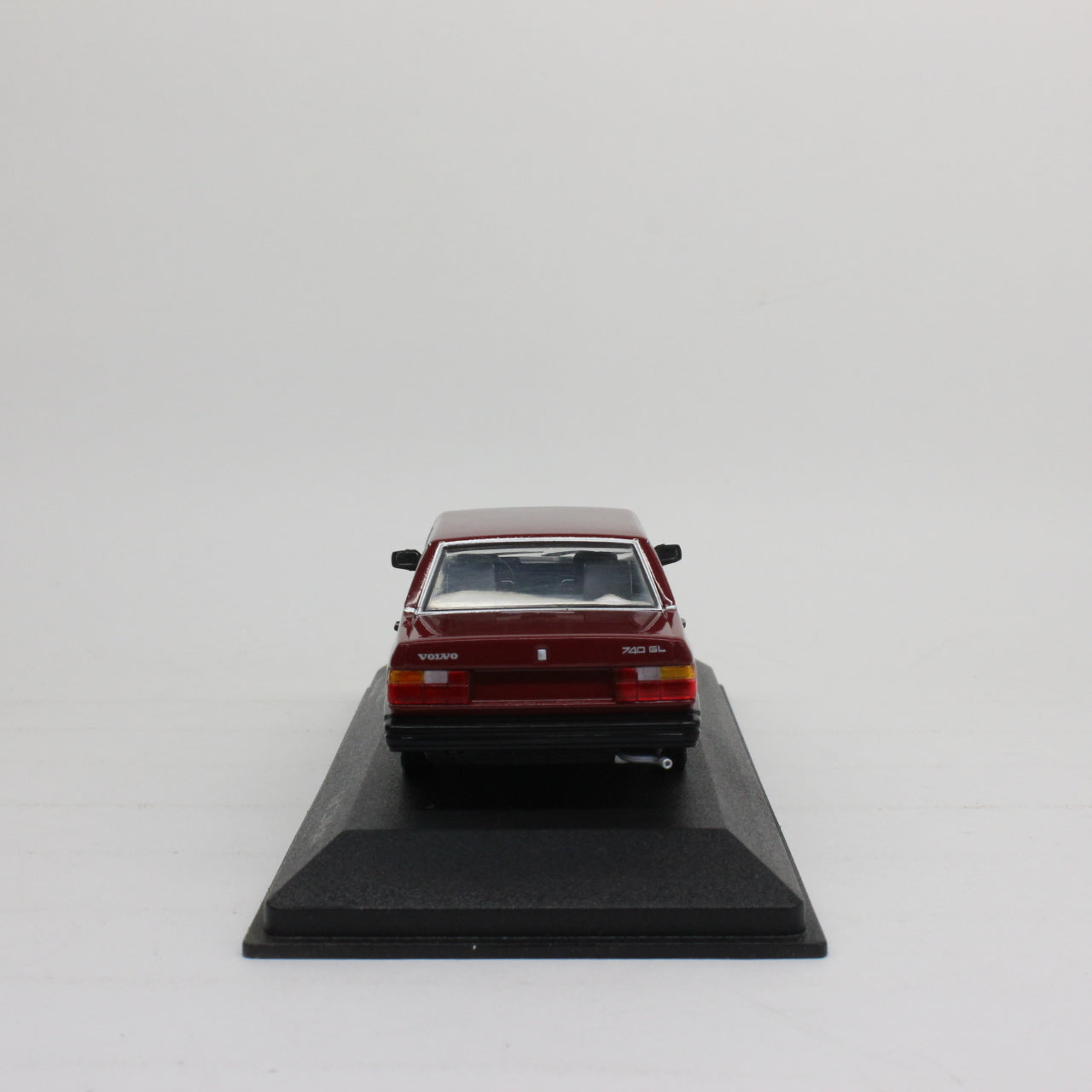 MINICHAMPS 1/43 Volvo 740 GL 1986 (Red)