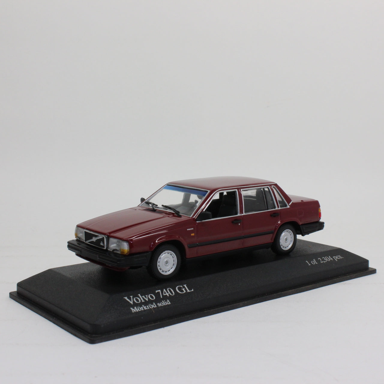 MINICHAMPS 1/43 Volvo 740 GL 1986 (Red)