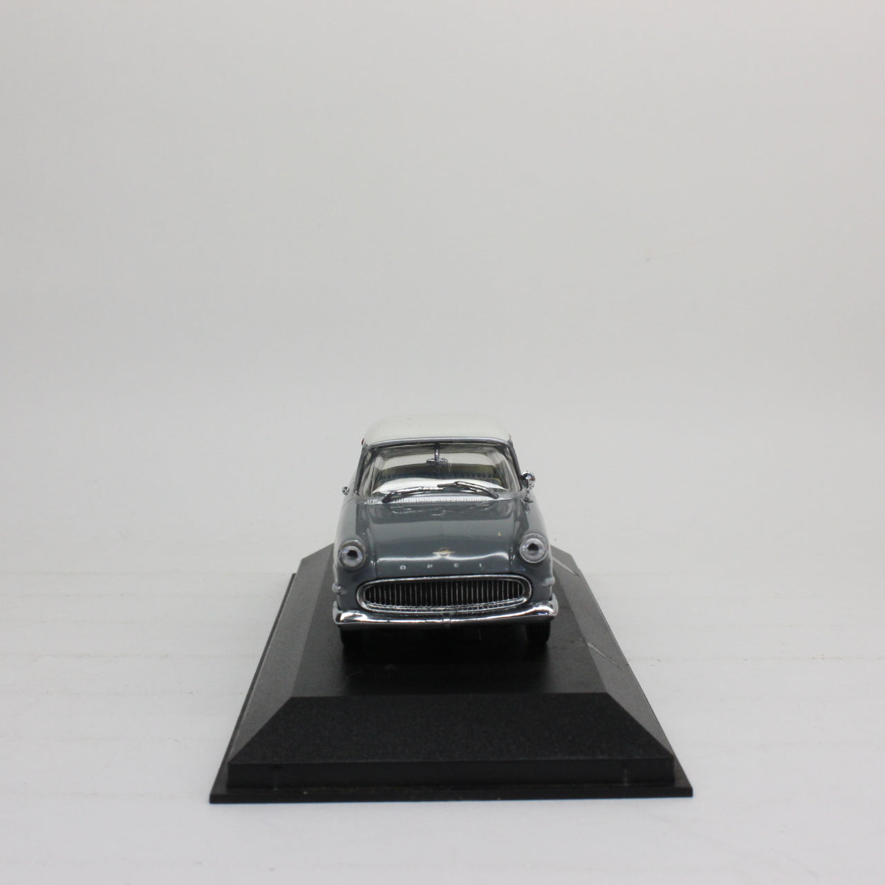 MINICHAMPS 1/43 Opel Rekord P1 Saloon 1958 (blue/white)