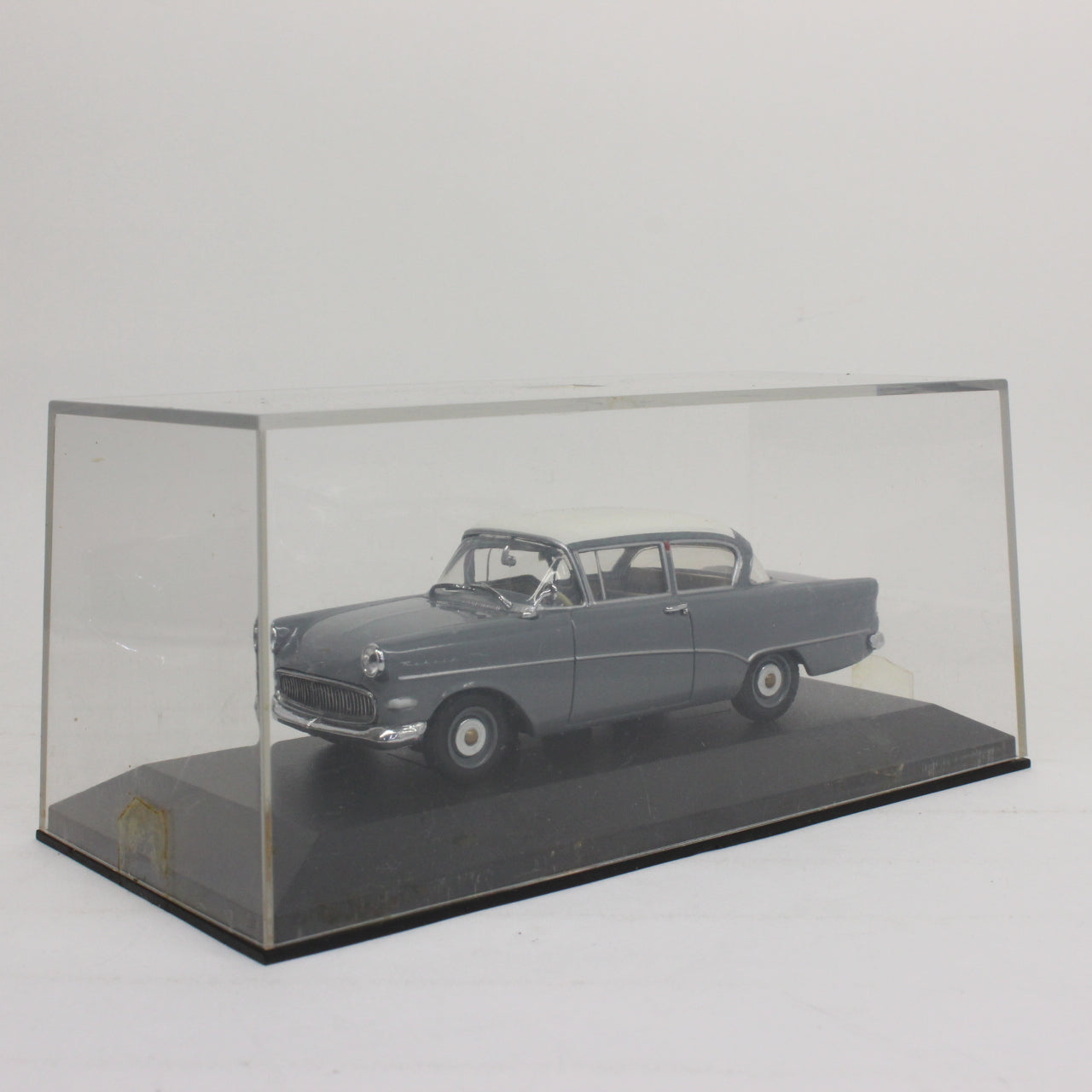 ミニチャンプス 1/43 オペル レコルト P1 サルーン 1958 ブルー