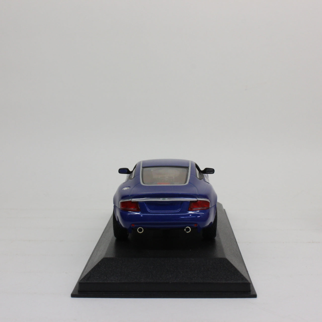 MINICHAMPS 1/43 Aston Martin Vanquish 2002 (Blue Metallic)