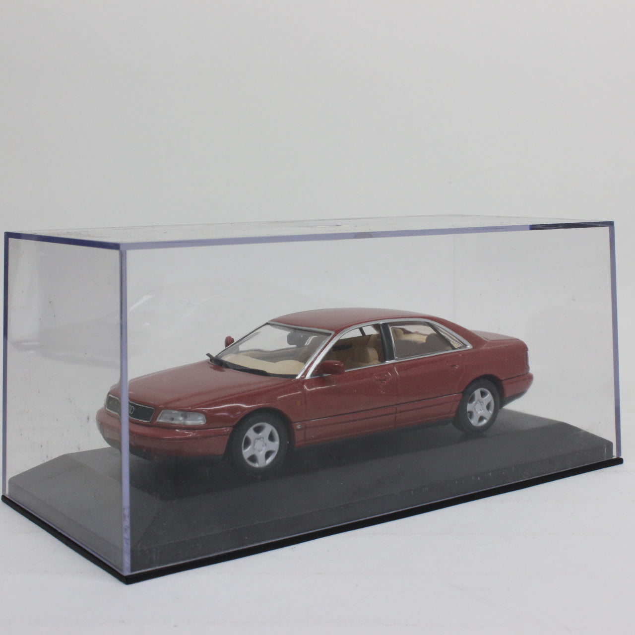 MINICHAMPS 1/43 Audi A8 Isis Red