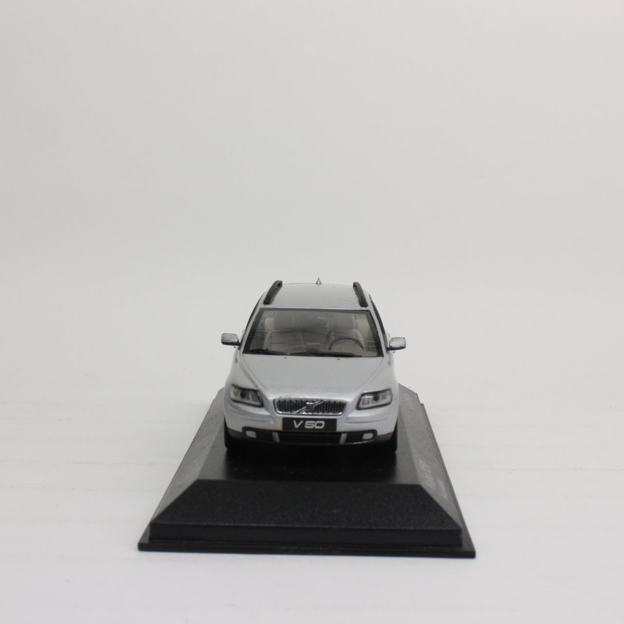 MINICHAMPS 1/43 Volvo V50 2003 (Silver)