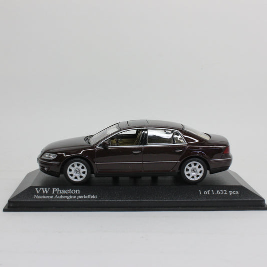 MINICHAMPS 1/43 VW Phaeton 2002 (aubergine metallic)