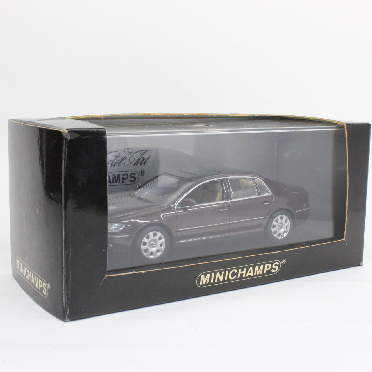 MINICHAMPS 1/43 VW Phaeton 2002 (aubergine metallic)