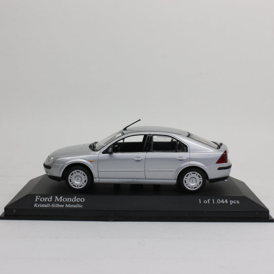 MINICHAMPS 1/43 Ford Mondeo Fastback 2001 (silver metallic)