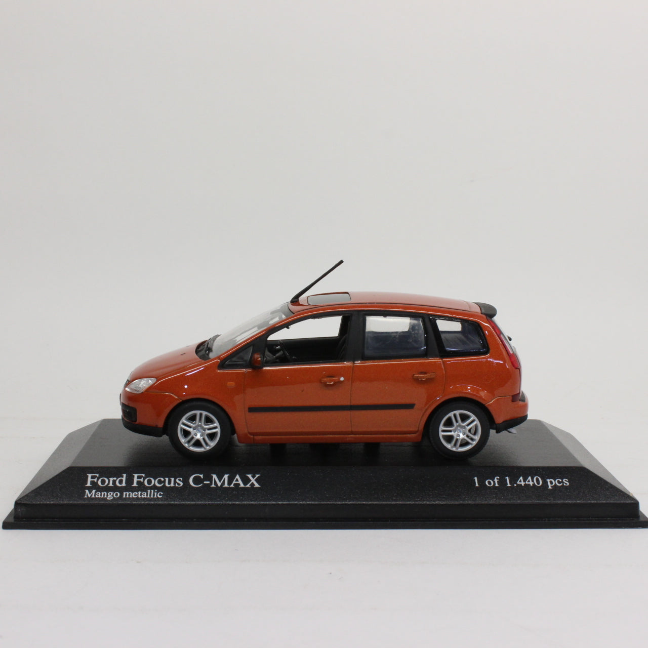 MINICHAMPS 1/43 Ford Focus C-MAX 2003 (Orange metallic)