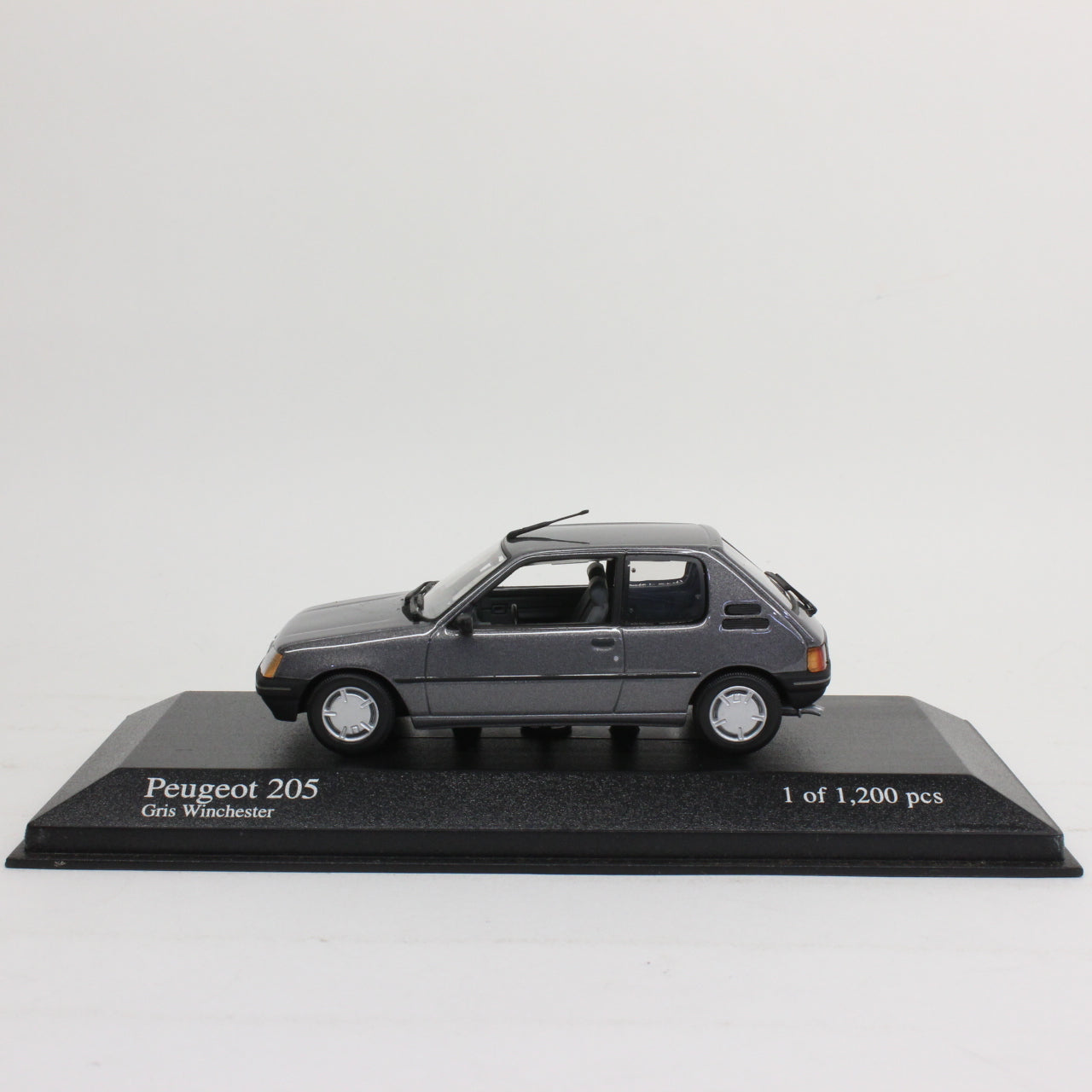 MINICHAMPS 1/43 Peugeot 205 XR 1990 (Grey metallic)