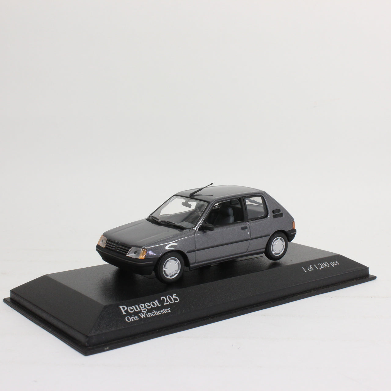 MINICHAMPS 1/43 Peugeot 205 XR 1990 (Grey metallic)