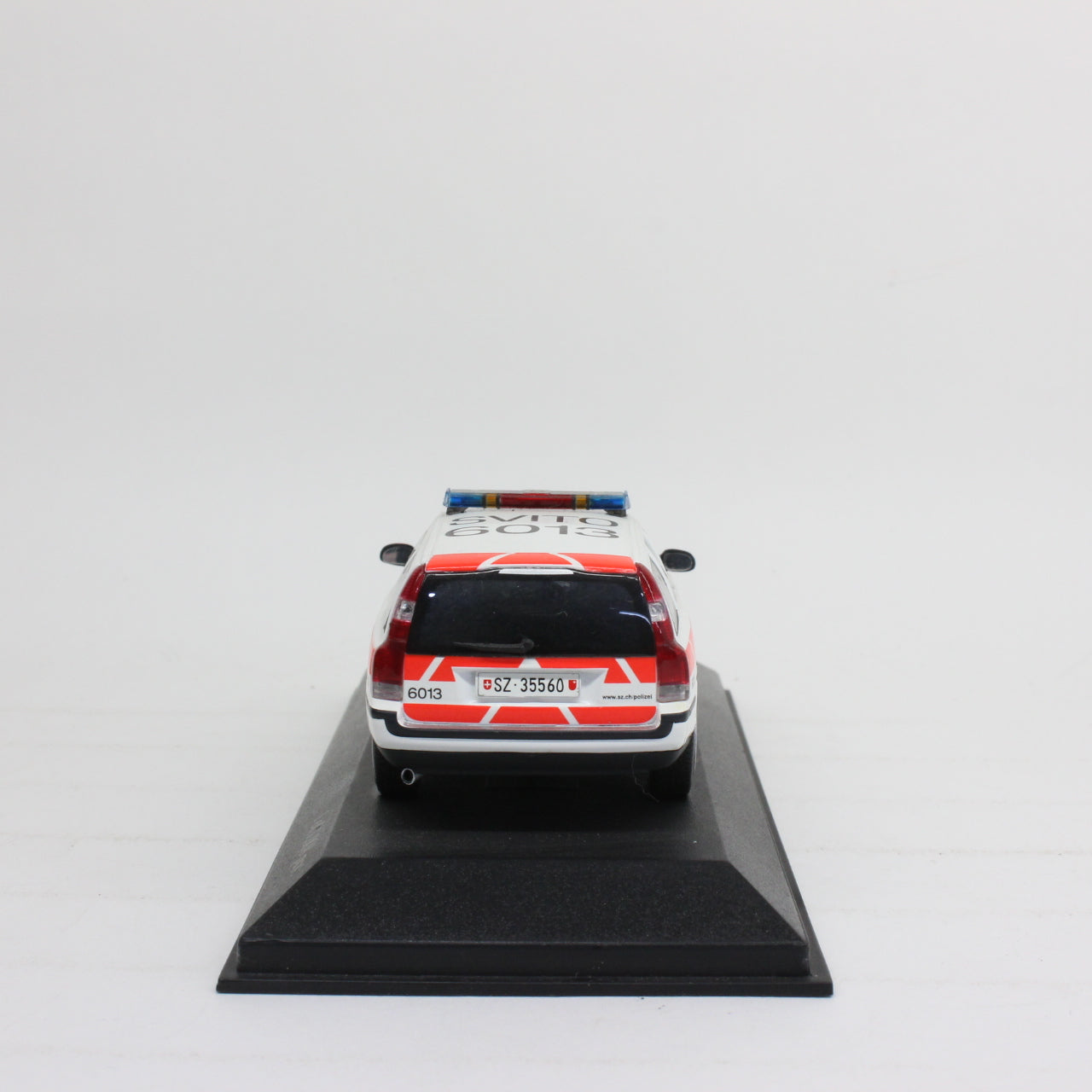 MINICHAMPS 1/43 Volvo V70 "Kantonspolizei Schwyz"