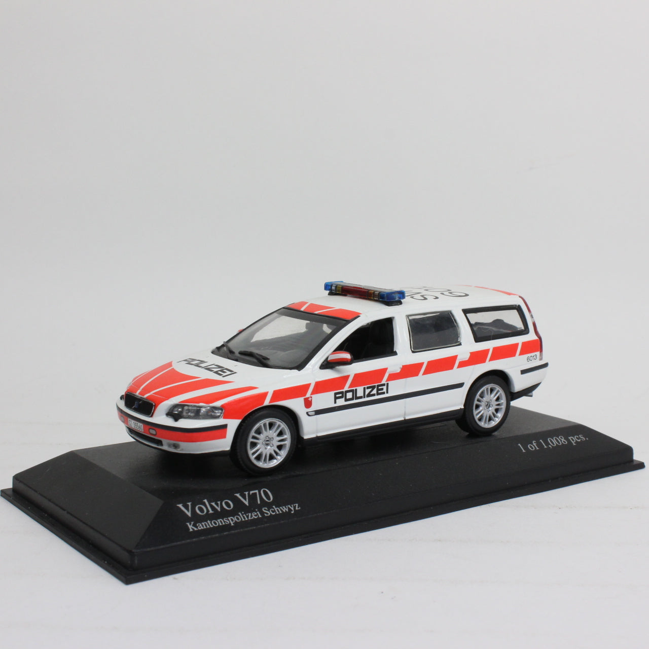 MINICHAMPS 1/43 Volvo V70 "Kantonspolizei Schwyz"