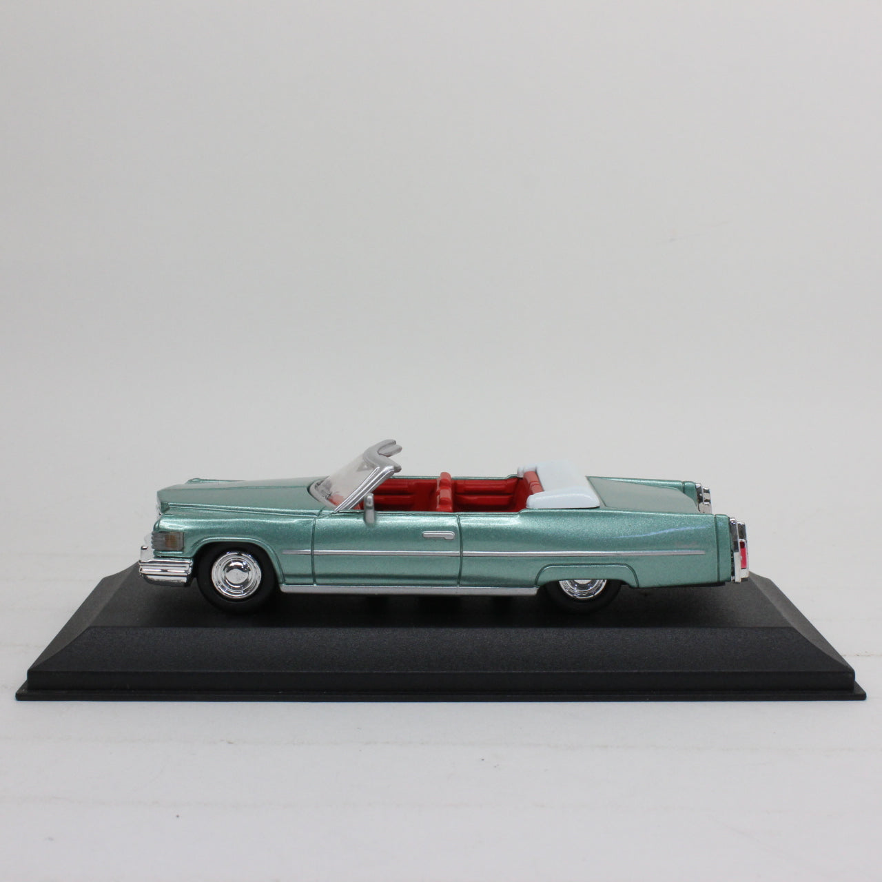 New-Ray Toys City Cruiser Collection 1/43 Cadillac 1976 Coupe De Ville