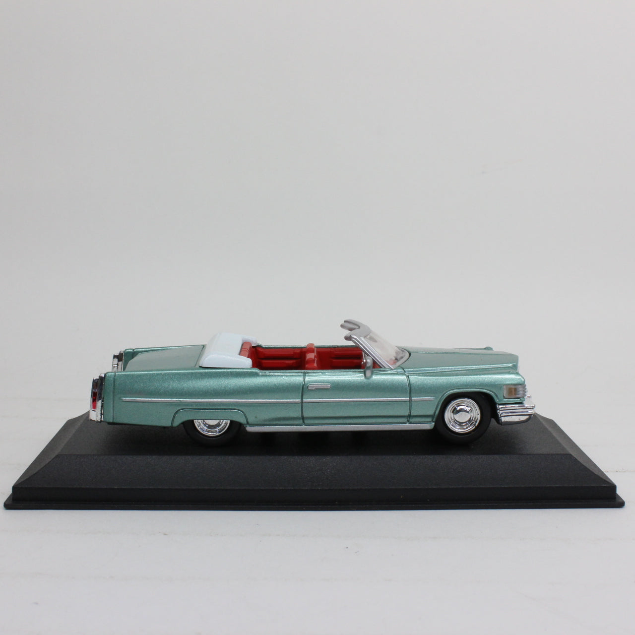 New-Ray Toys City Cruiser Collection 1/43 Cadillac 1976 Coupe De Ville