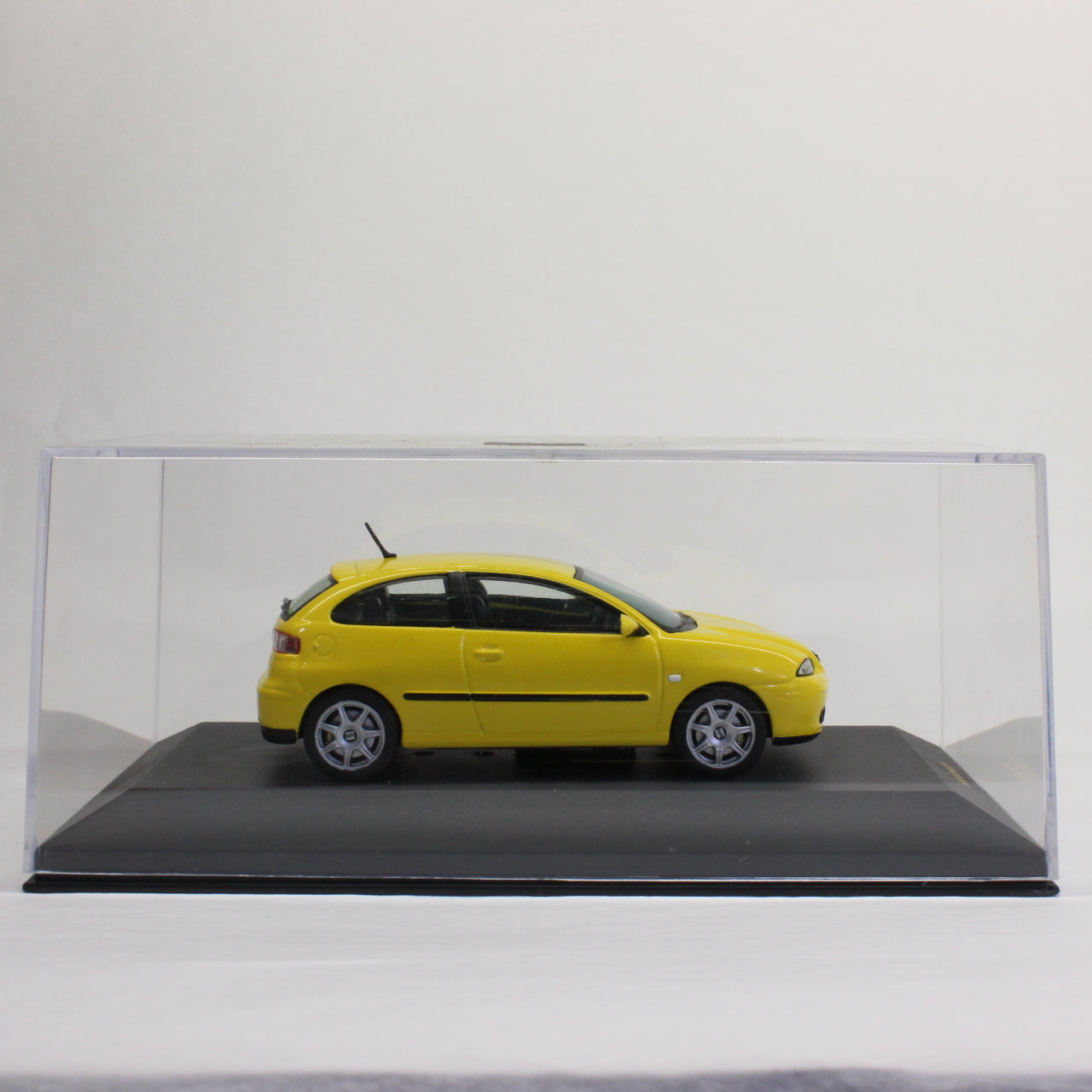 イクソ 1/43 セアト イビサ TDI 2002 ixo 1/43 SEAT IBIZA TDI 2002