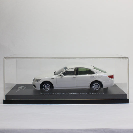 LA-X 1/43 トヨタ クラウン ハイブリッド ロイヤルサルーンG ホワイトパールクリスタルシャイン / LA-X 1/43 Toyota Crown Hybrid Royal Saloon G White Pearl Crystal Shine