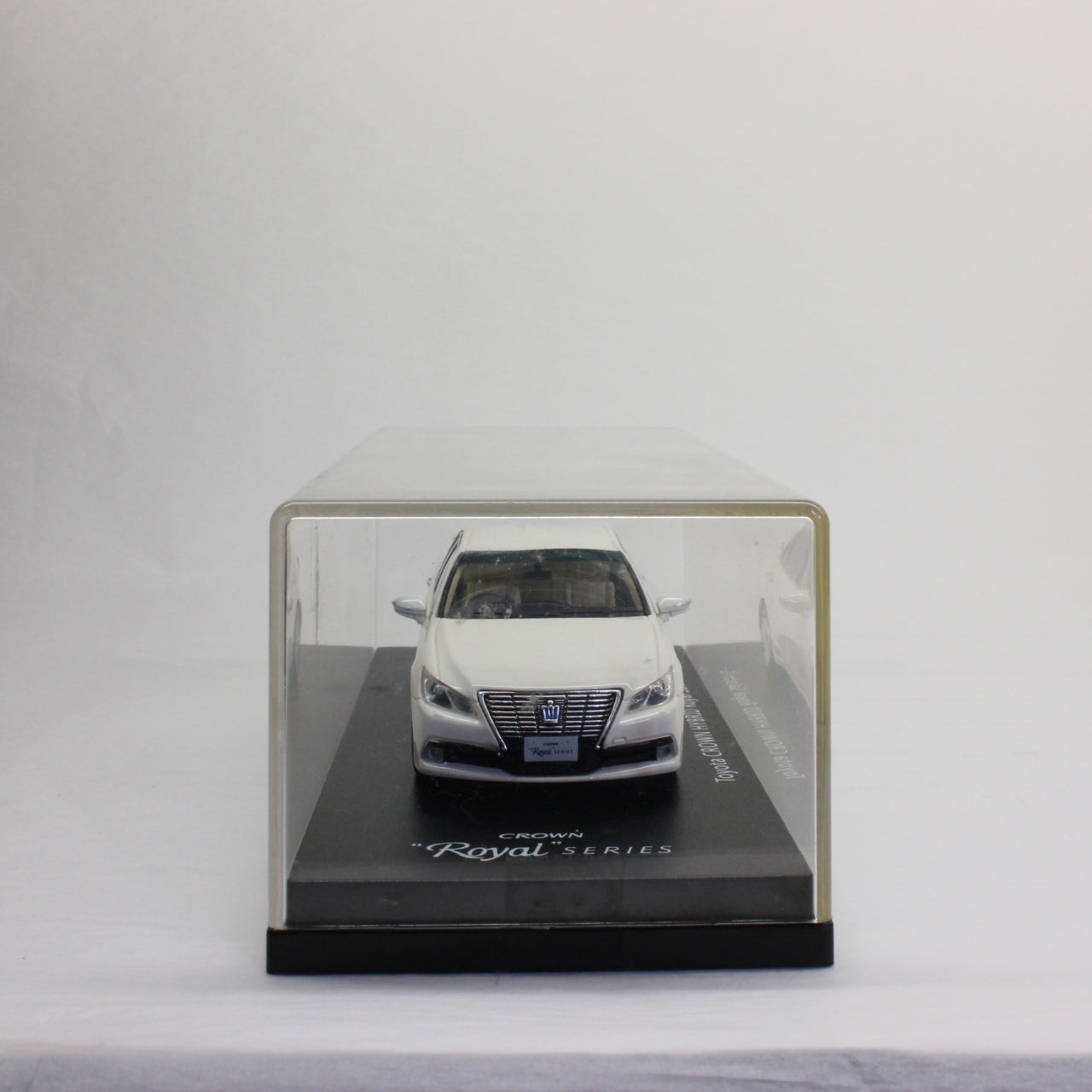LA-X 1/43 トヨタ クラウン ハイブリッド ロイヤルサルーンG ホワイトパールクリスタルシャイン / LA-X 1/43 Toyota Crown Hybrid Royal Saloon G White Pearl Crystal Shine