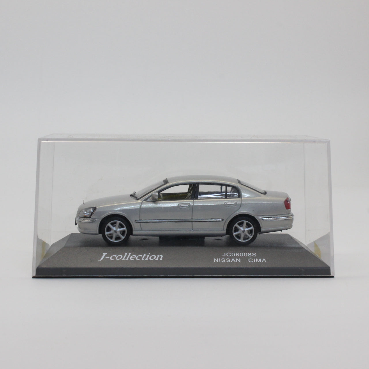 京商 / Jコレクション 1/43 日産 シーマ 450XV シャンパンシルバー / Kyosho / J Collection 1/43 Nissan CIMA 450XV champagne silver