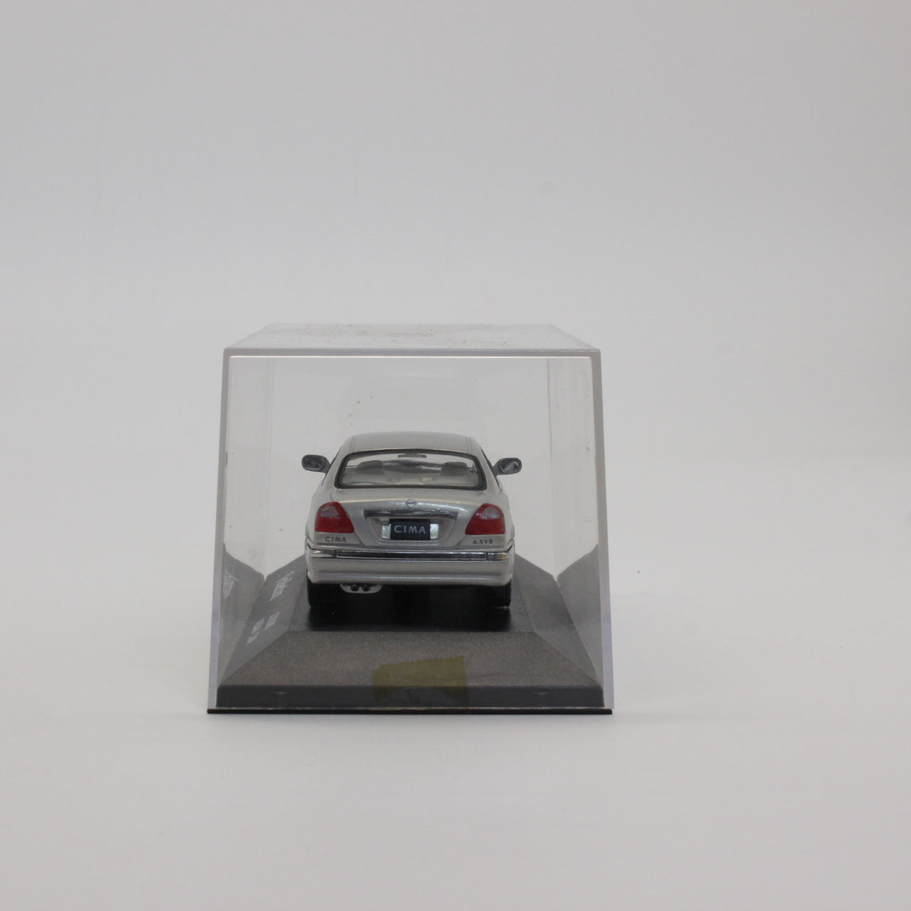 京商 / Jコレクション 1/43 日産 シーマ 450XV シャンパンシルバー / Kyosho / J Collection 1/43 Nissan CIMA 450XV champagne silver