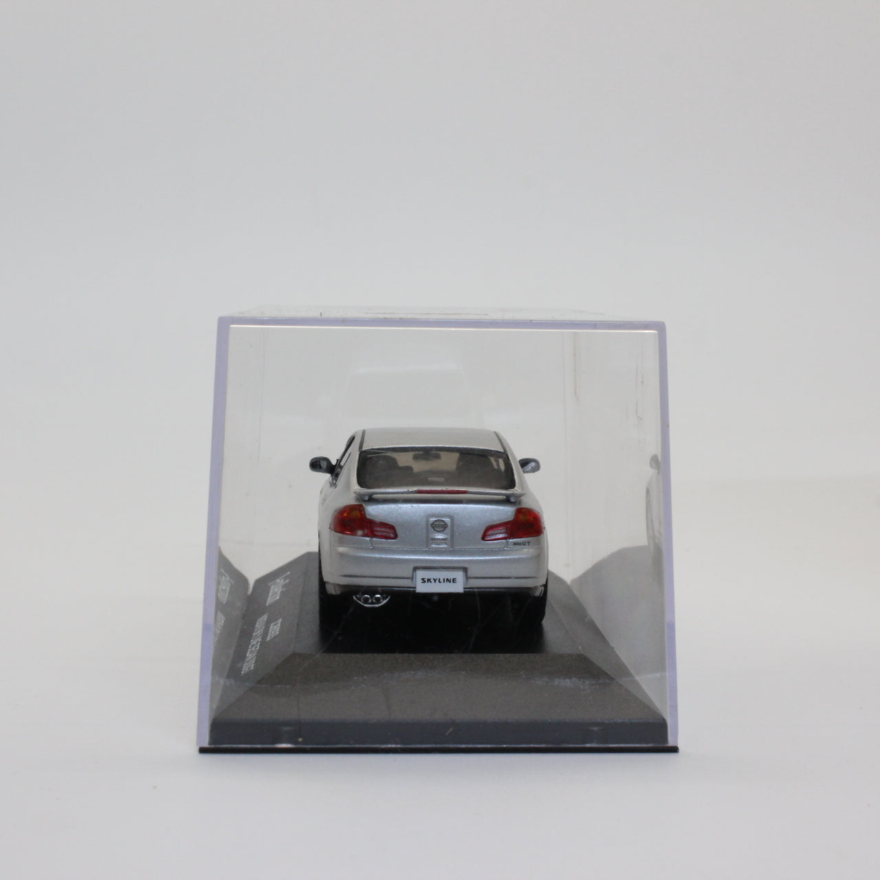 京商 / Jコレクション 1/43 日産 スカイライン セダン 300GT ダイアモンドシルバー / Kyosho / J Collection 1/43 Nissan SKYLINE SEDAN 300GT diamond silver