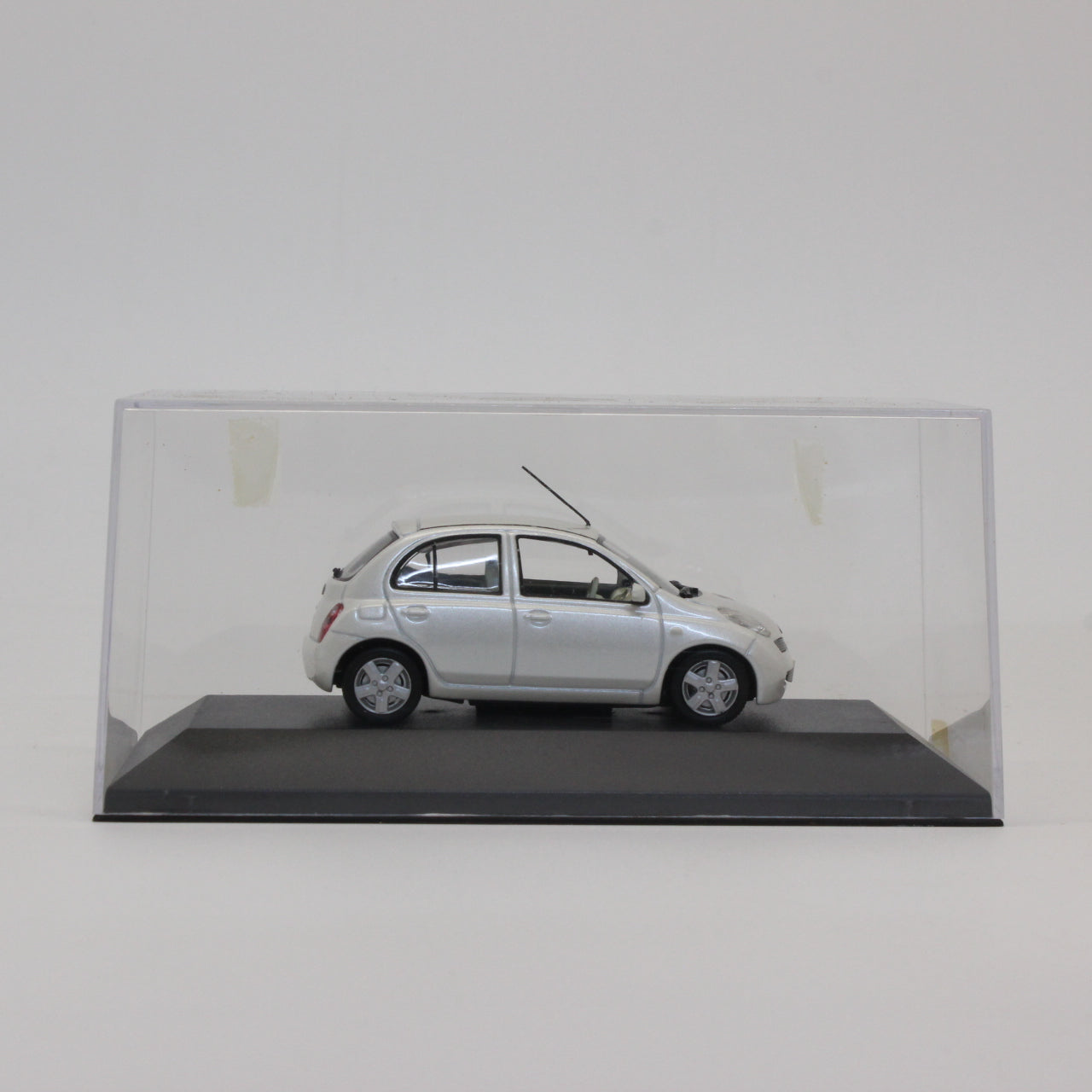 京商 / Jコレクション 1/43 日産 マーチ パールホワイト / Kyosho / J Collection 1/43 Nissan MARCH pearl white